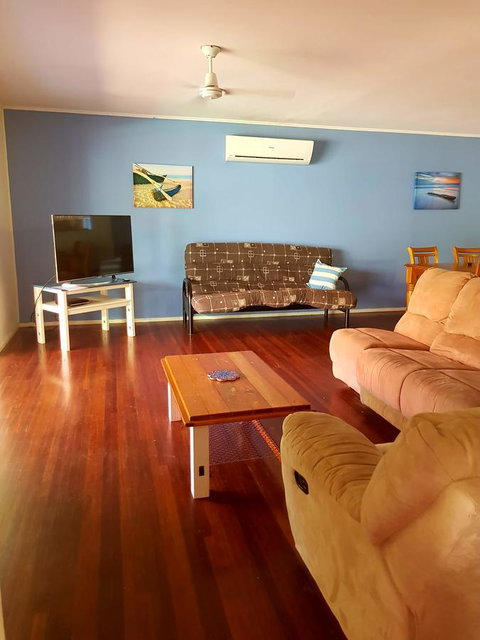 Arcadia Beach Guest House And Car Hire - South Australia Travel 23