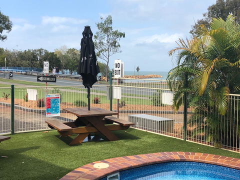 Bribie Waterways Motel - South Australia Travel 4