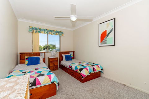 Enjoy The Sea Breezes From The Balcony - Boyd St, Woorim - South Australia Travel 5