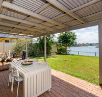 Lowset home on the canal - Dolphin Dr Bongaree