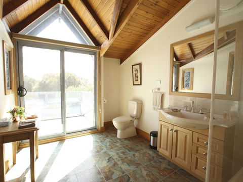 Mountain Seas Lodge - South Australia Travel 14