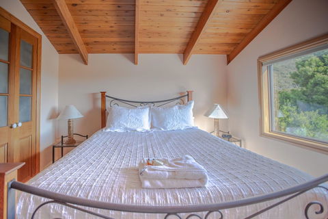 Mountain Seas Lodge - South Australia Travel 9