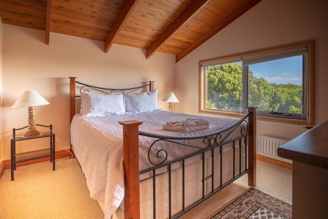 Mountain Seas Lodge - South Australia Travel 11