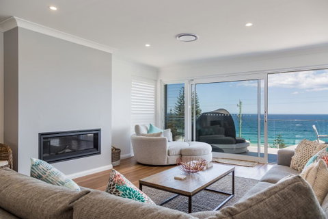 'Salt & Light' Mollymook - South Australia Travel 3
