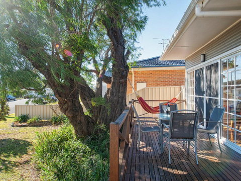 'The Croft' 11 Boulder Bay Rd - Cosy Beach House With Aircon & Only 270m To The Beach - South Australia Travel 1