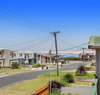 1/32 Ocean Avenue - three bedrooms three bathrooms air con boat parking  water views - South Australia Travel