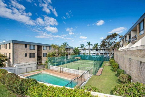 14 'THE DUNES', 38 MARINE DR - LARGE UNIT WITH POOL, TENNIS COURT AND DIRECTLY ACROSS FROM FINGAL - South Australia Travel 0