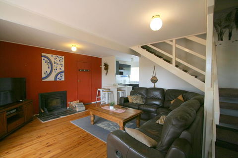 14 Cobbon Crescent Jindabyne - South Australia Travel 0