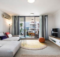 2 Bedroom 2 Bathroom Apt with Balcony and Parking - South Australia Travel