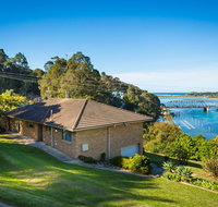 2 Water Crescent - Retro Haven - South Australia Travel