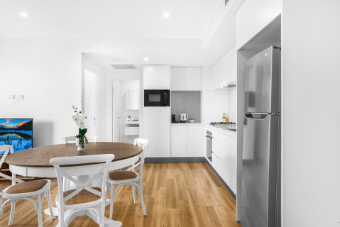 2-Bed Beach Apartment With Pool, Parking And Balcony - South Australia Travel 1