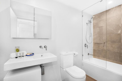 2-Bed Beach Apartment With Pool, Parking And Balcony - South Australia Travel 3