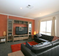 2/17 Jillamatong Street - South Australia Travel