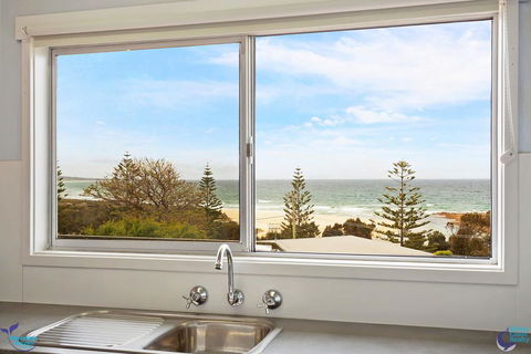 22 Dulling Street - Beach House - South Australia Travel 3