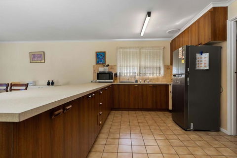 Beach Dreaming - Wifi, Netflix, Air Con, Pets, Full Linen, Sleeps 9 - South Australia Travel 3