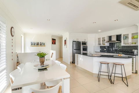 Beach Escape - River Views - South Australia Travel 1