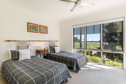 Beach Escape - River Views - South Australia Travel 4