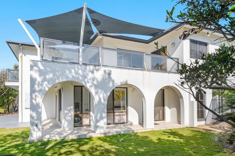 Beach Front Beach Break 1 - Belle Escapes Byron Bay - South Australia Travel 3