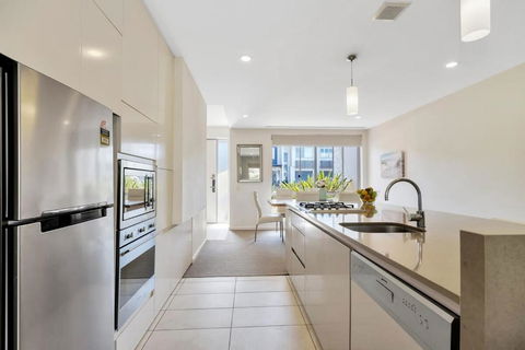 Beach Golf Pool Style Luxury - South Australia Travel 1