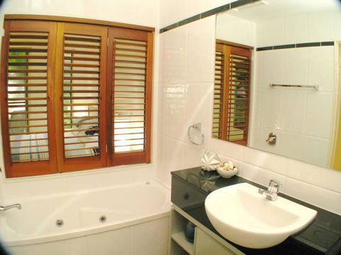 Beach House Apartment No 7 - Fabulous Location - South Australia Travel 1