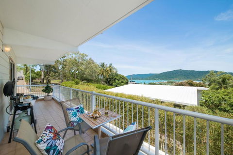 Beach House On Begley - Airlie Beach Central - South Australia Travel 1