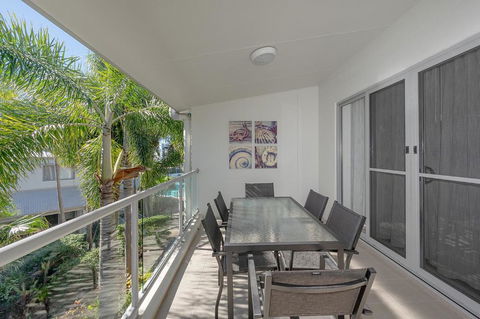 Beach Life At Coolum - South Australia Travel 3