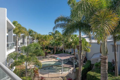 Beach Life At Coolum - South Australia Travel 4