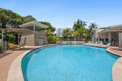 Beach Life At Coolum - South Australia Travel 1