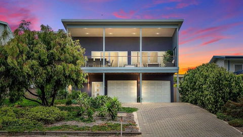 Beach Retreat Goolwa - BYO Linen - Near Beach - Fenced - South Australia Travel 0