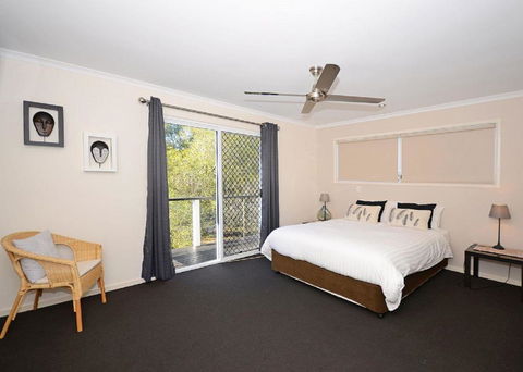 Beach Tails - Toogoom- Beachfront - South Australia Travel 4