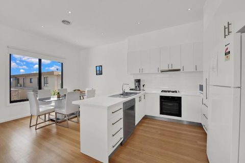 Beach View Escape By Ready Set Stay - South Australia Travel 3