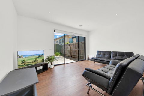 Beach View Escape By Ready Set Stay - South Australia Travel 4