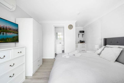 Beach Views On Excellent Studio 27 - Belle Escapes Jervis Bay - South Australia Travel 1