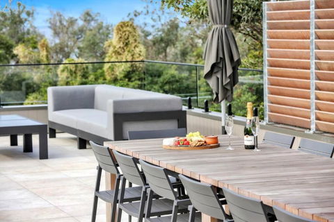 Beachfront Escape - 6 Bedroom, Pool & Beach Access - South Australia Travel 1