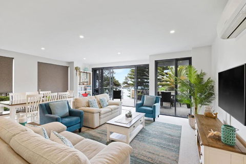 Beachfront On The Esplanade - South Australia Travel 1