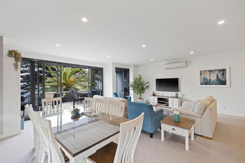 Beachfront On The Esplanade - South Australia Travel 2