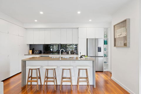 Beachfront On The Esplanade - South Australia Travel 3