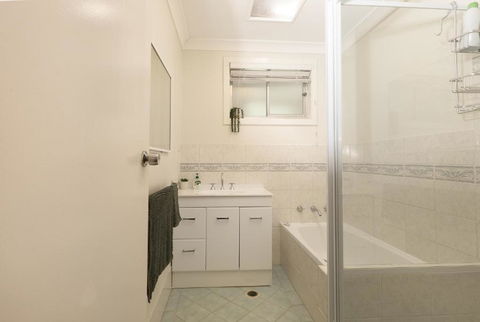 Beachside Escape With Pool, Games, BBQ & Fire Pit - South Australia Travel 2