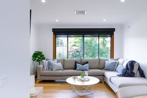 Beachside Breeze - South Australia Travel 2