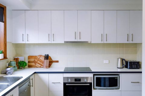 Beachside Breeze - South Australia Travel 3