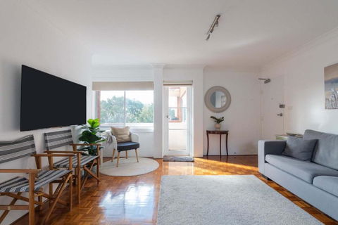 Beachside Clovelly Living W Parking 50m To Beach - South Australia Travel 0