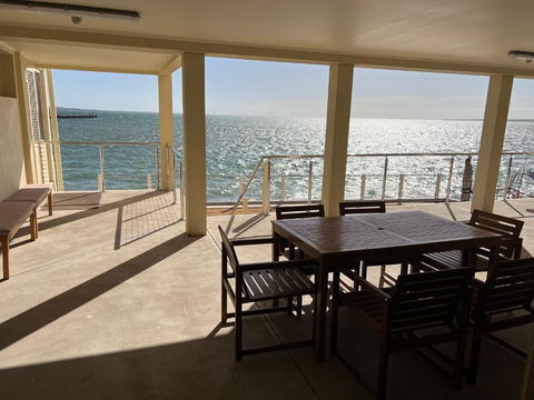 Beachside & Jetty View Apartment 2 -Skippers Apartment - South Australia Travel 2
