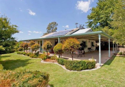 Beautiful 1960s Home In Historic Yackandandah - South Australia Travel 0