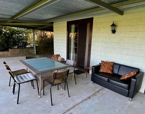 Beautiful 1960s Home In Historic Yackandandah - South Australia Travel 4