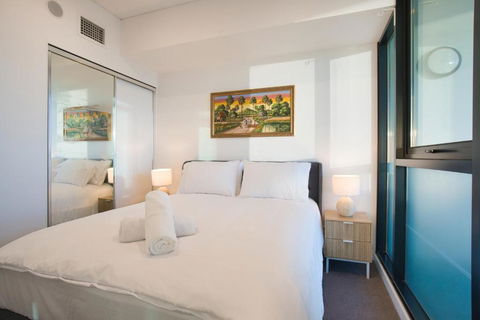 Beautiful Cambodian Inspired Apartment With Pool & Gym - South Australia Travel 1