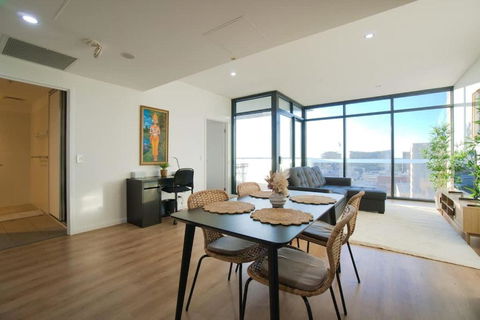 Beautiful Cambodian Inspired Apartment With Pool & Gym - South Australia Travel 2