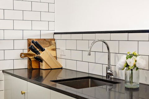 Beautiful Light Filled Apartment - South Australia Travel 3