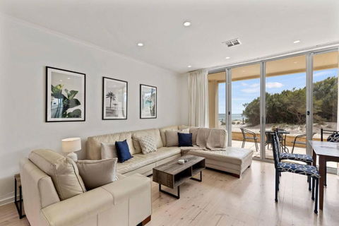 Beachside Beauty - Iconic Beachfront Panorama - South Australia Travel 1