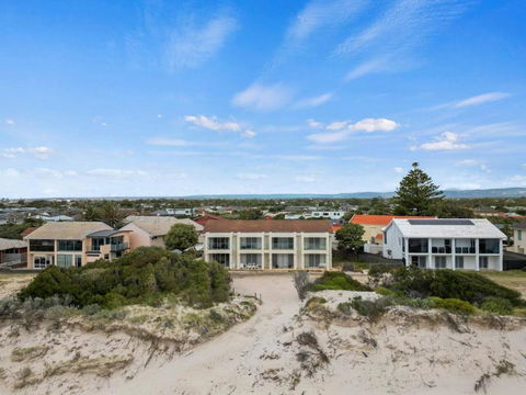 Beachside Beauty - Iconic Beachfront Panorama - South Australia Travel 2