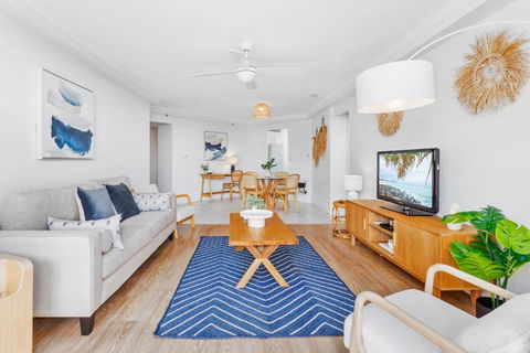 Beachfront 2-Bed With Pool, BBQ & Tennis Court - South Australia Travel 2